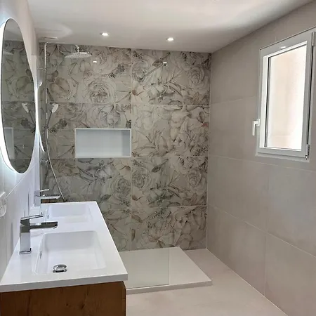 Holiday home T3 Neuf Avec Piscine Privee Place De Parking Grande Terrasse Monticello